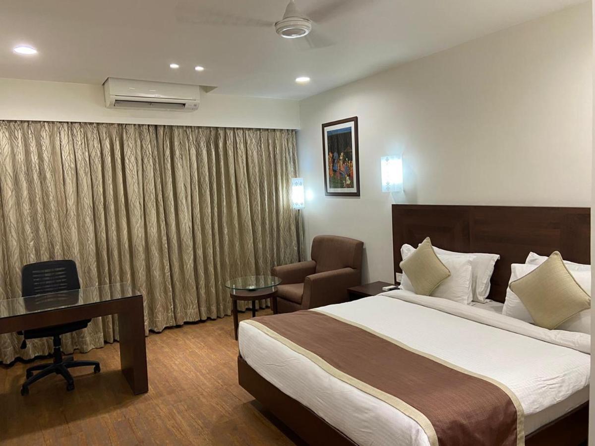 Chryso Hotels Pvt Ltd Ankleshwar Екстериор снимка