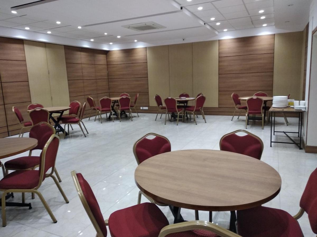 Chryso Hotels Pvt Ltd Ankleshwar Екстериор снимка
