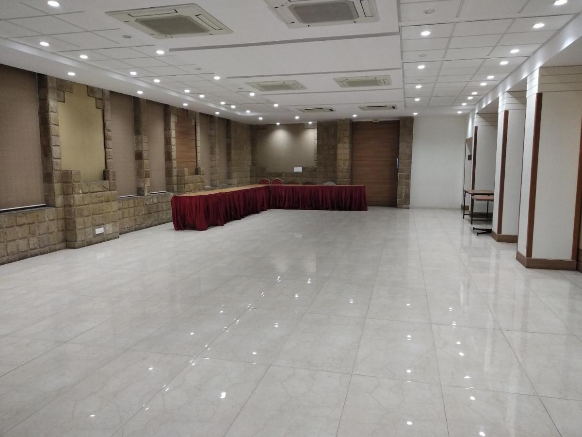 Chryso Hotels Pvt Ltd Ankleshwar Екстериор снимка