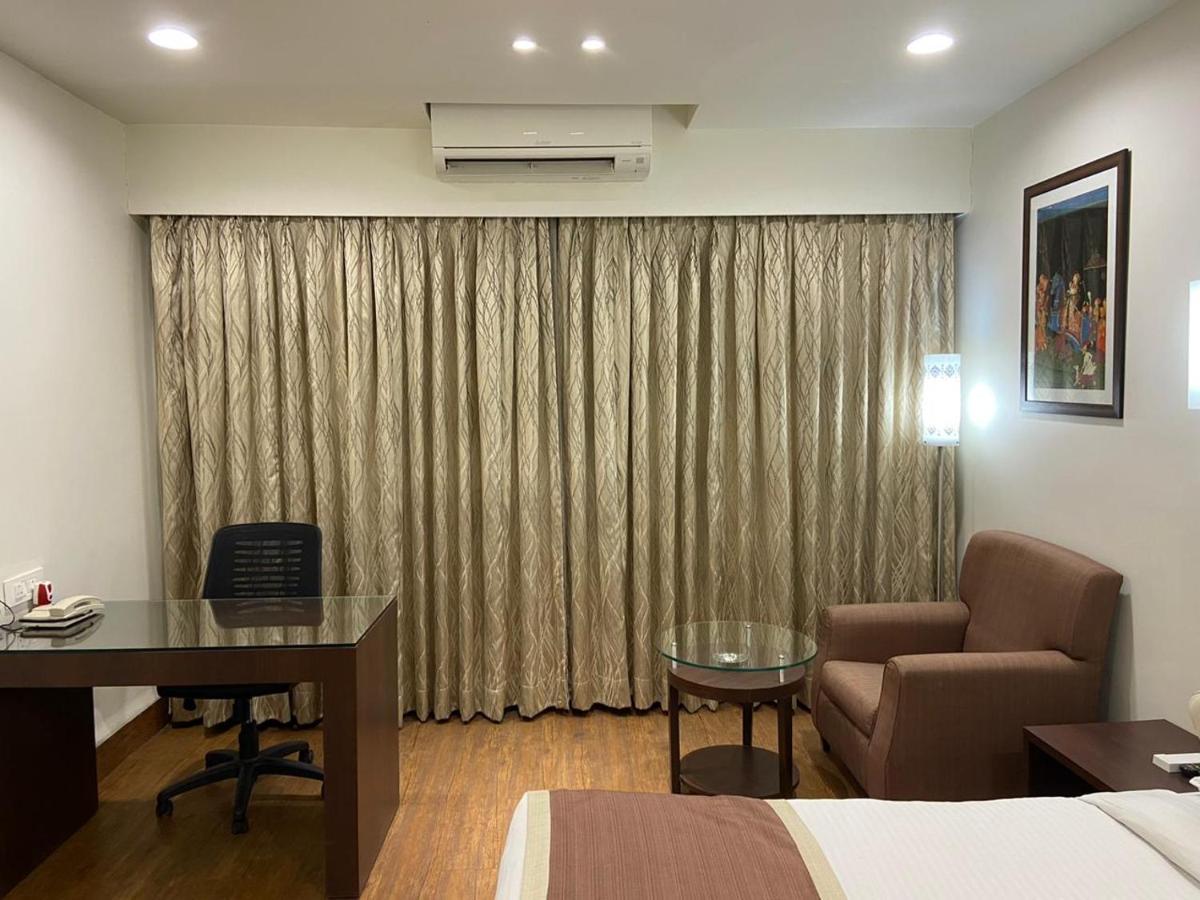 Chryso Hotels Pvt Ltd Ankleshwar Екстериор снимка