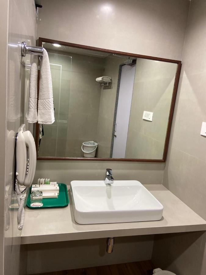 Chryso Hotels Pvt Ltd Ankleshwar Екстериор снимка