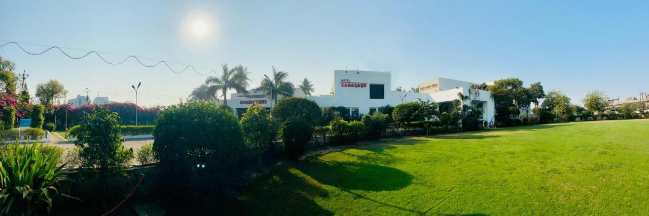 Chryso Hotels Pvt Ltd Ankleshwar Екстериор снимка
