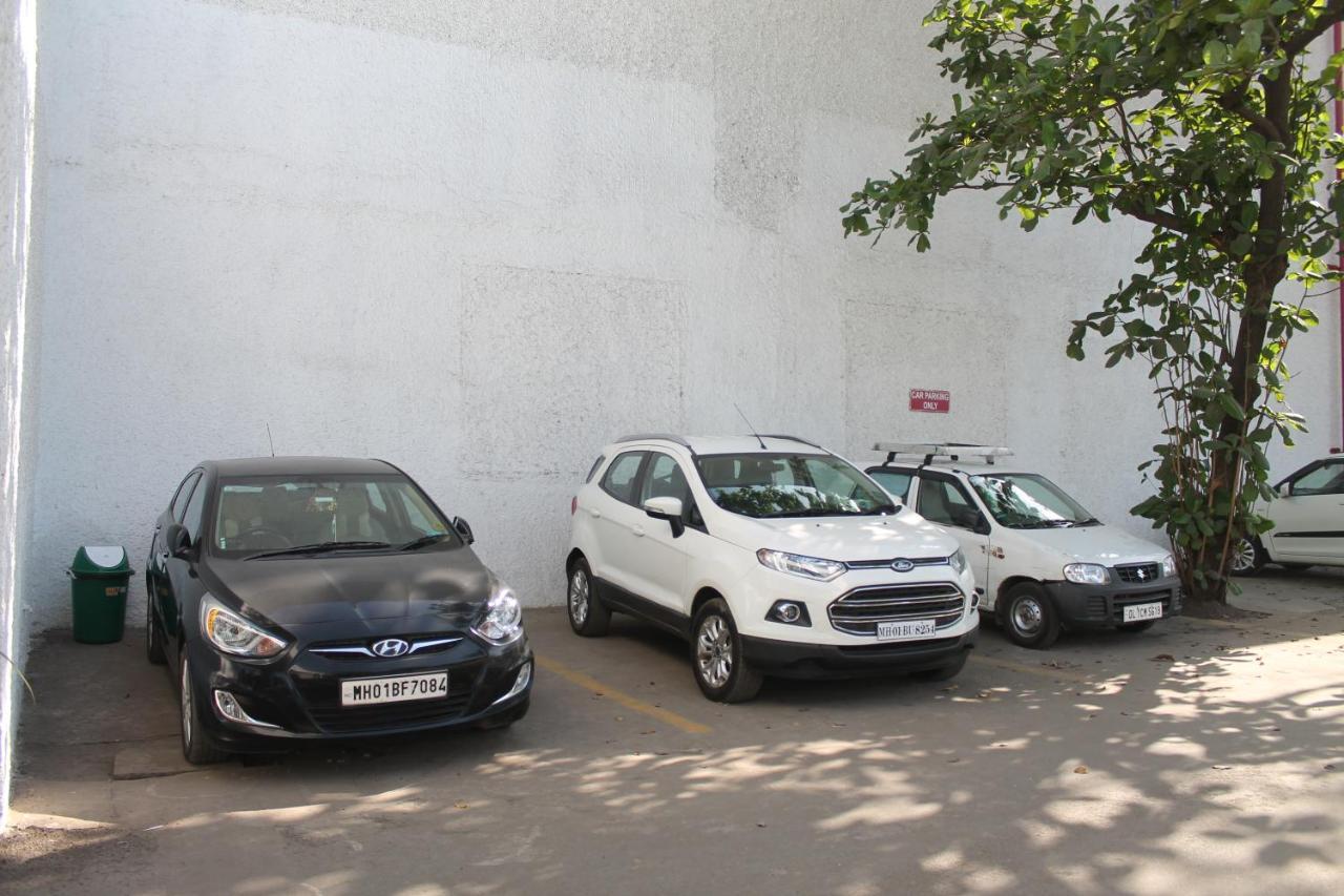 Chryso Hotels Pvt Ltd Ankleshwar Екстериор снимка