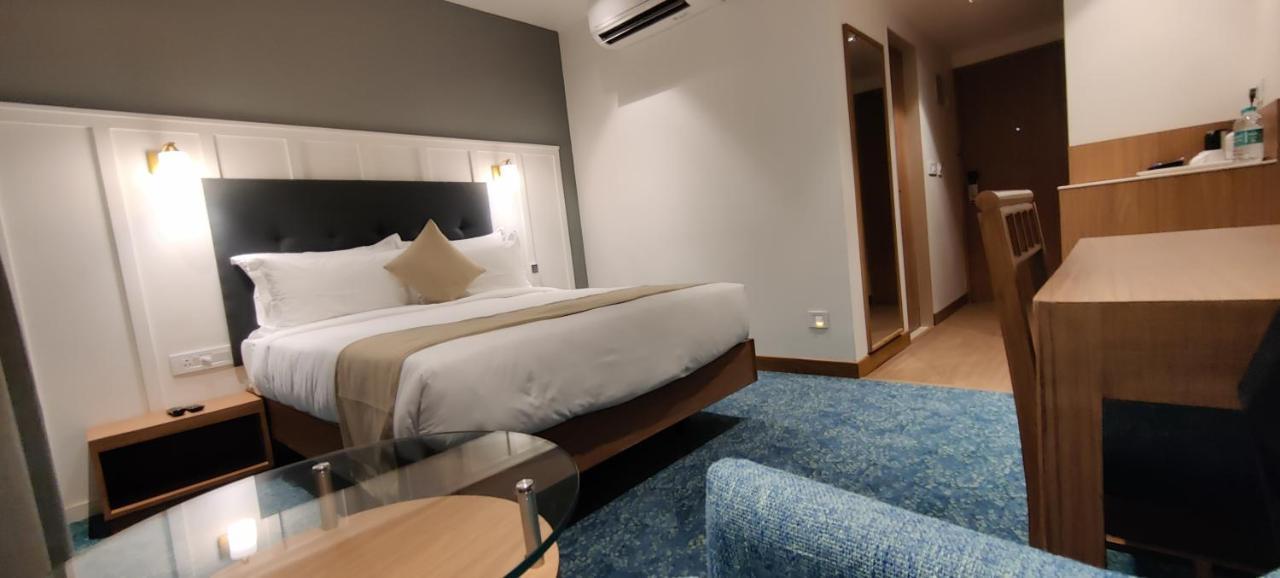 Chryso Hotels Pvt Ltd Ankleshwar Екстериор снимка