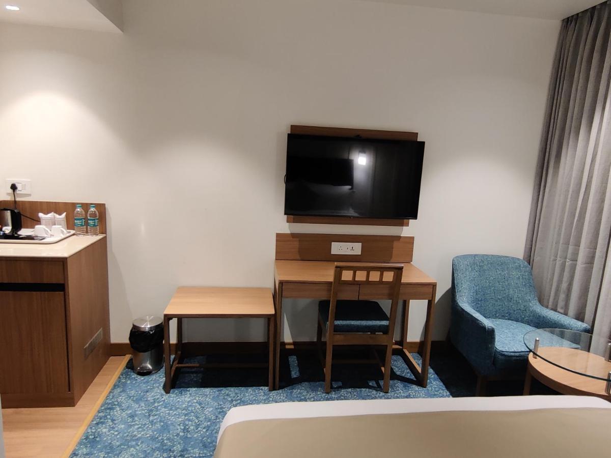 Chryso Hotels Pvt Ltd Ankleshwar Екстериор снимка