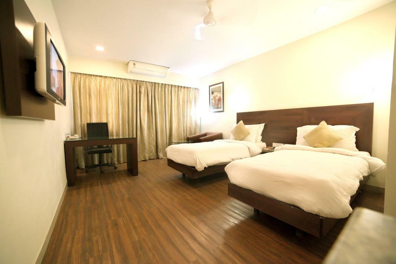 Chryso Hotels Pvt Ltd Ankleshwar Екстериор снимка